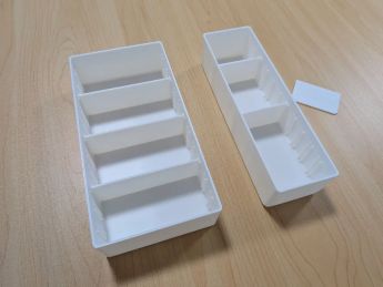 仕切り板つきのケース